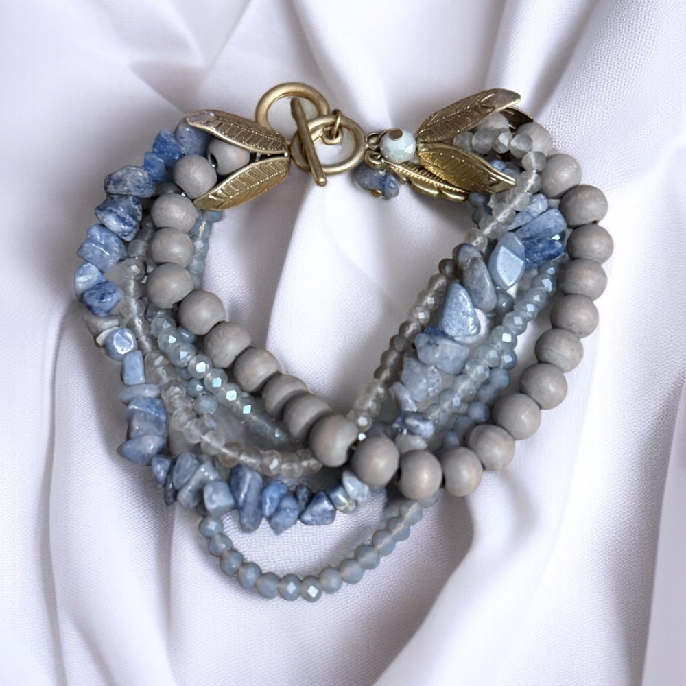 Gray multi strand mixed bead and agate chip toggle bracelet